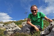 69 Eccomi in vetta Monte  Venturosa. (1999 m)...sorridente ! 